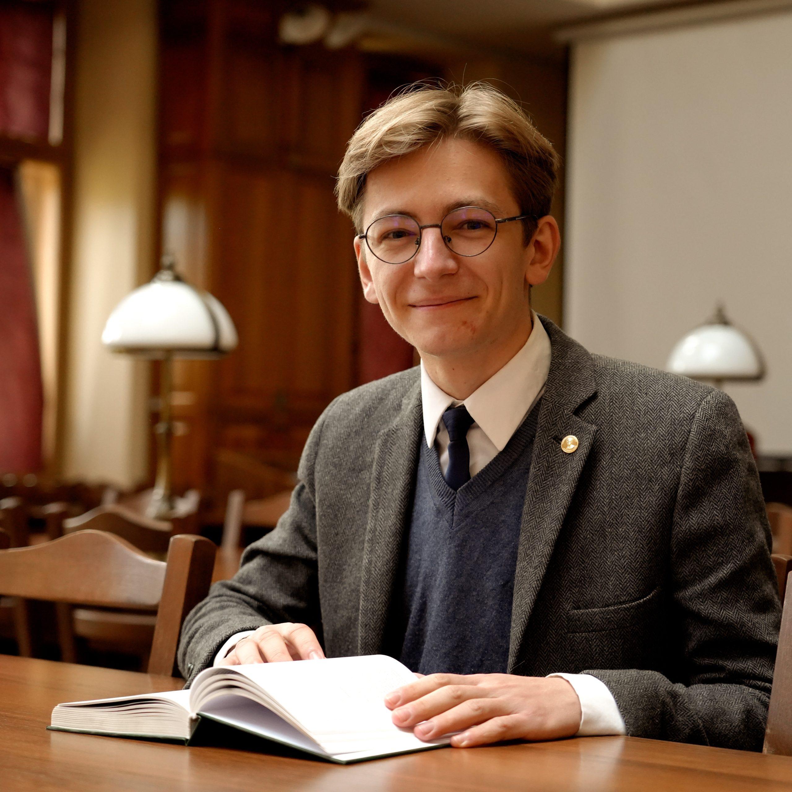 Edited in Tezza with: Cocoa, Temperature, & Contrast