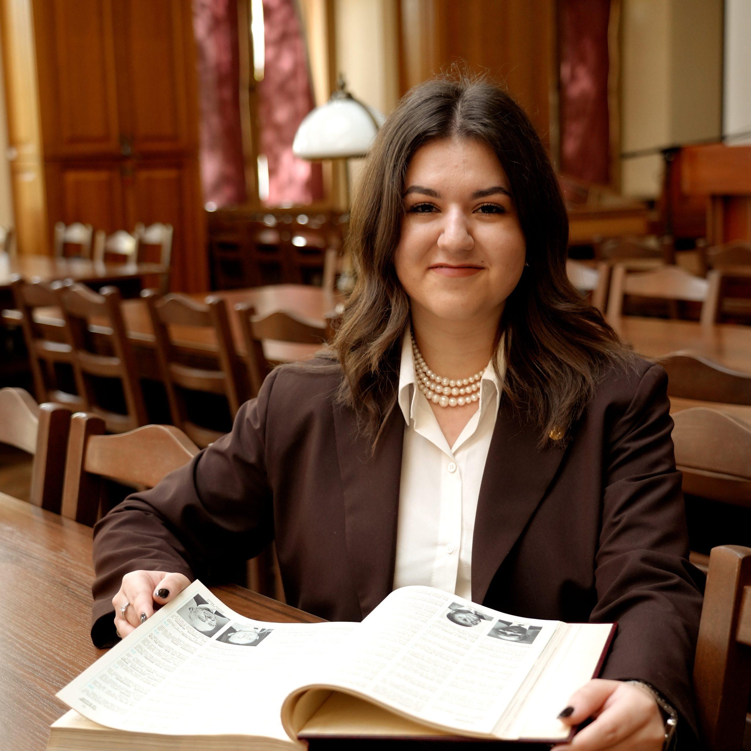 Edited in Tezza with: Cocoa, Temperature, & Contrast